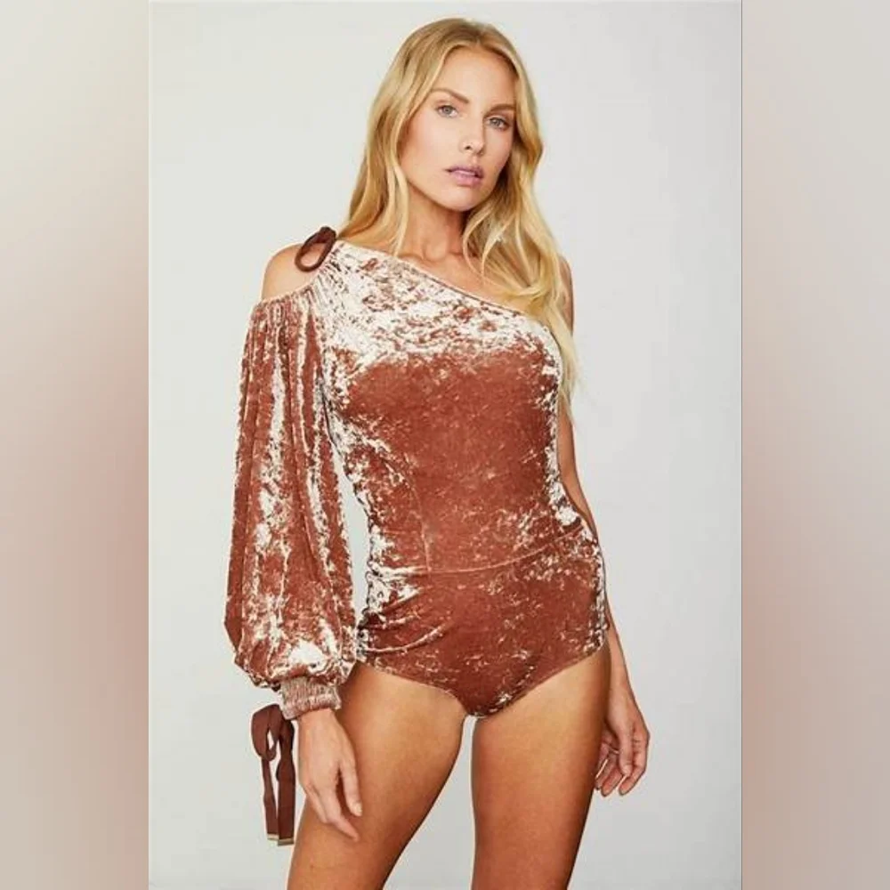 🥳HP🥳 NWT, HAH Hot as Hell Cafe Latte One Sleeve Velvet Bodysuit